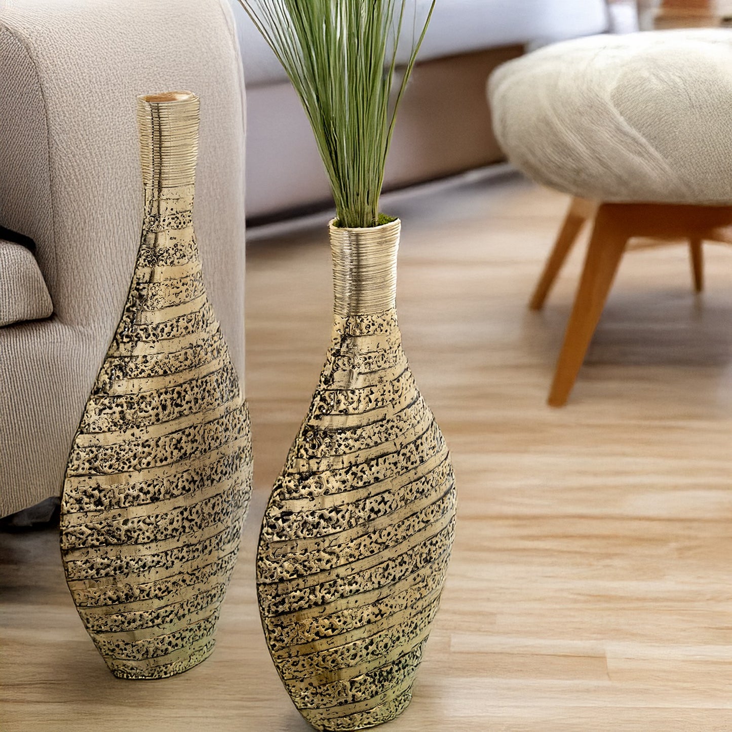 Vaso de alumínio dourado