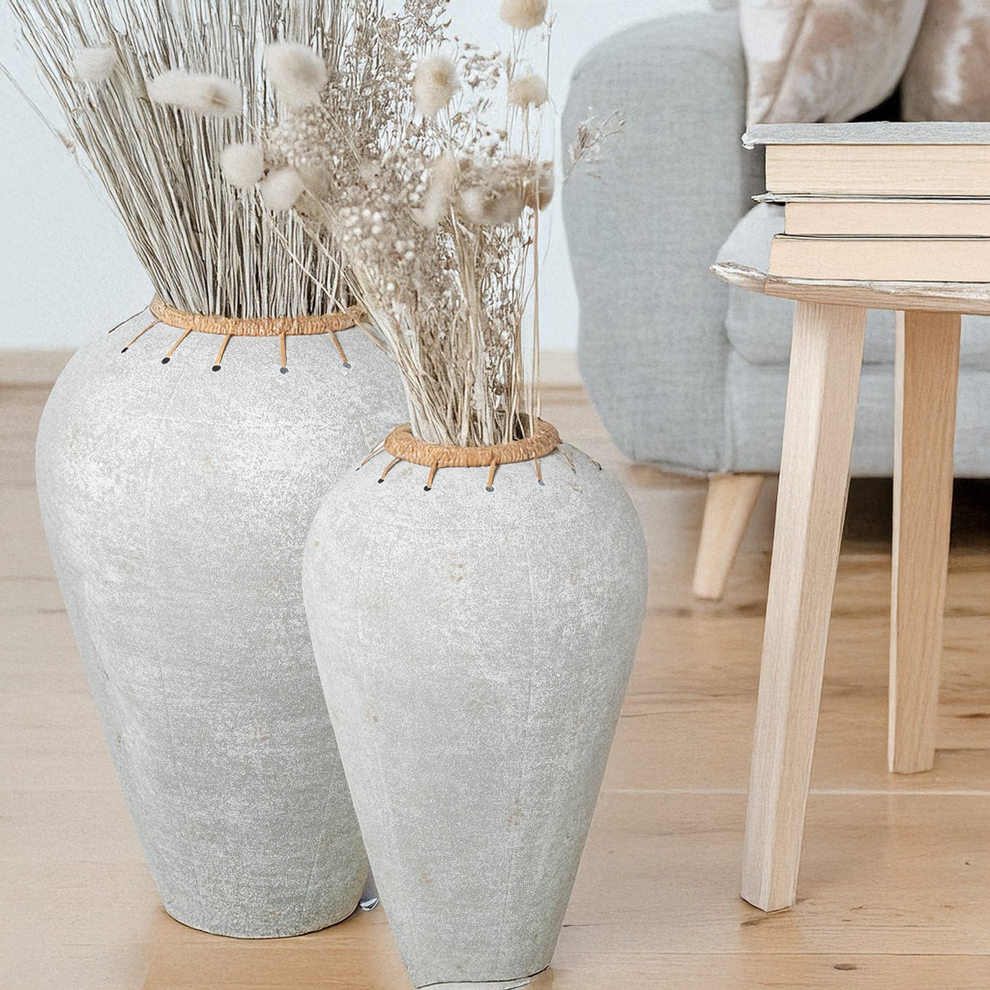 Vaso de metal branco